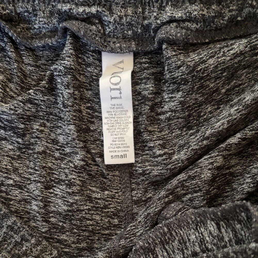 Vuori Performance Jogger in Charcoal with Side Stripe - Picture 5 of 5